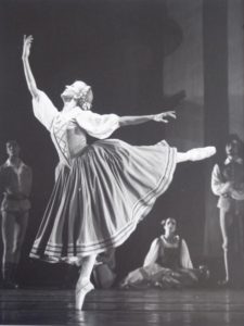 Victoria Bröcker als Tänzerin am Theater Krefeld und Mönchengladbach