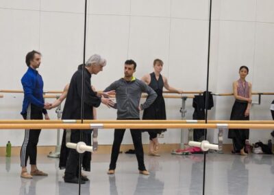 Robert North probt mit dem Ballett-Ensemble den neuen Ballettabend Mata Hari